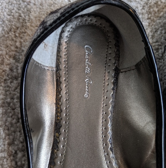 Charlotte Russe Snakeprint Flats - Picture 5 of 8